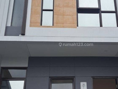 DiSEWA Rumah Baru di Castilla BSD Bagus dekat Pasmod BSD