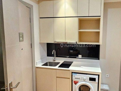 Disewakan Apartemen Menara Jakarta Bagus Furnished