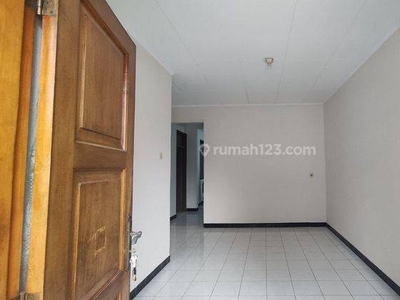 Disewakan Rumah di Taman Kopo indah siap huni