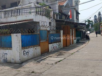 Disewakan Rumah Hoek 2lt Semi Furnished Kondisi Bagus Rapi Terawat Area Kartini Row Jalan 2 Mobil