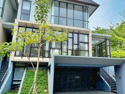 Rumah 3 Lantai Di Cluster Elit Lebak Bulus