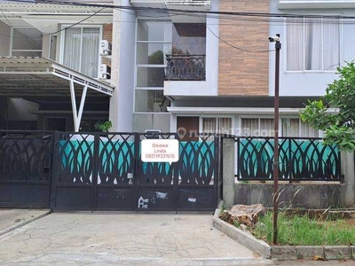 Rumah Hoek 2 Lantai Nyaman Dan Asri Siap Huni Di Kawasan Strategis Villa Melati Mas Serpong Tangerang Selatan