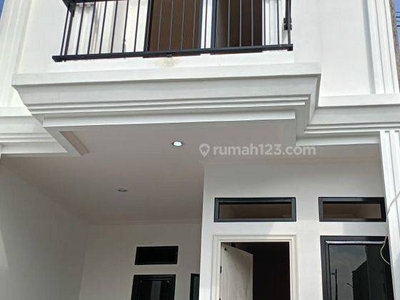 Rumah Mewah Elegan Cantik 2 Lantai Lokasi dekat UNJ Jakarta Timur