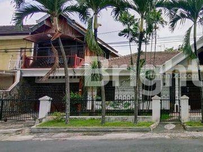 Rumah Sewa Bagus untuk Cafe, Kantor, atau Rumah Tinggal Area Dekat UB & Soekarno Hatta