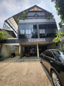 Di Jual Gedung 3 lantai di bawah harga pasar di Cipayung Jakarta Timur