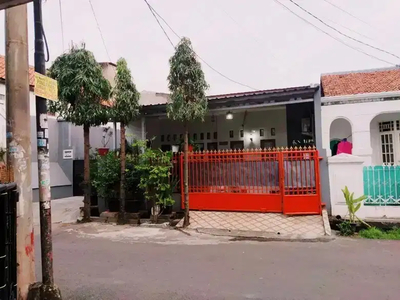 Di Jual Rumah Komplek DPR RI Meruya selatan jakarta barat