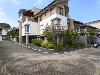 Dijual Cepat Rumah Hoek Modern Di Gegerkalong Bandung