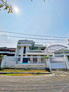 Dijual Murah, Rumah Mewah Classic Full Furnish di Dieng, Sukun Malang