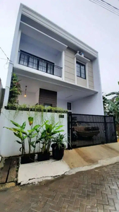 Dijual Rumah 2 Lantai Di Inpres 6 Larangan Cileduk Tangerang Kota.