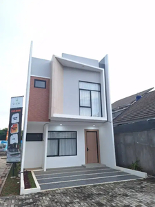 Dijual rumah 2.5 lantai dalam cluster diantara Bintaro dan BSD
