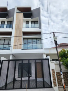 Dijual rumah baru 3lt di komplek Wijaya Kusuma Jelambar