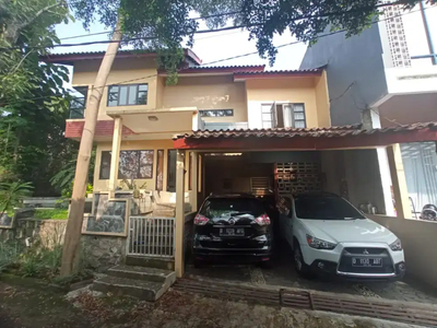 Dijual Rumah di Komplek dekat Saung Udjo Bandung