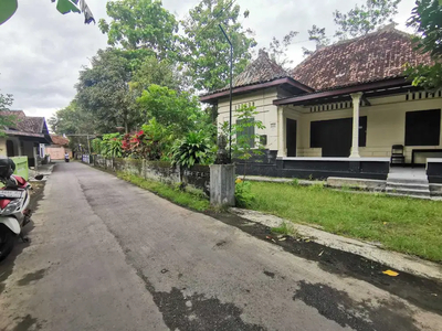 Dijual Rumah Gaya Kolonial Etnik Dan Tinggi Atapnya Jl Godean Km 9