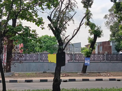 Disewakan lahan kosong di pinggir jln.raya duren sawit