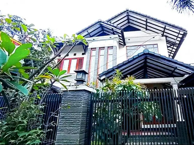 Hunian Elite di Antapani Dijual Rumah Mewah di Jalan Subang