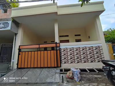 Rumah 1,5 Lantai Full Renov Siap Huni