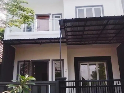 Rumah 3 Lantai Dijual di Regency Melati Mas Bebas Banjir J-20078