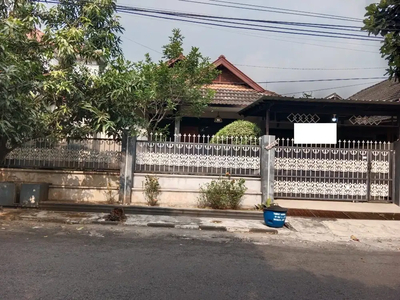 Rumah Asri dengan Tanah Luas Bikin Puas di Semarang Atas