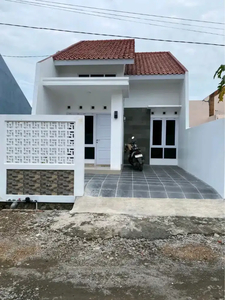 Rumah Baru Tengah Kota Semarang Jalan Lebar 10 Meter