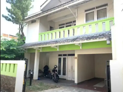 Rumah Dalam Komplek Dekat Tol Becakayu Keamanan 24 jam Pondok Kelapa