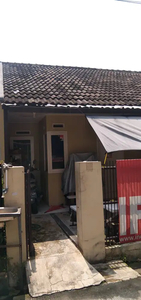 Rumah Dijual Sudah Jadi Kontrakan 2 Pintu di Depok Timur