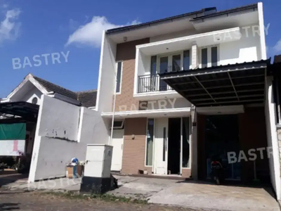 Rumah Kamar 5 Depan Kampus UMM Sengkaling Malang