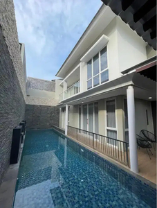 rumah mewah bsb city kolam renang pribadi