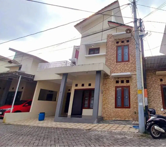 Rumah modern minimalis 2lt dalam Cluster Paulan Colomadu