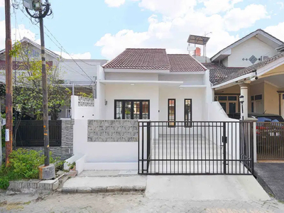 Rumah MONOCHROME di bekasi deket summarecon ga kalah keren Siap huni