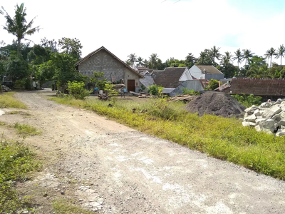 Tanah Luasan 196 M2, murah, dekat Masjid di Purwomartani Kalasan