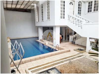 Rumah Mewah Klasik Eropa di komplek Elite Batununggal Kota Bandung
