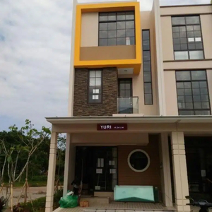 DI JUAL RUMAH DI PIK UKURAN 4. 5X10 3LANTAI PIK2 PANTAI INDAH KAPUK