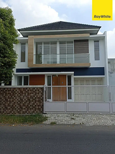 Dijual Rumah Bangunan 2 Lantai Siap Huni di Jl. Raya Bukit Palma