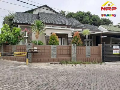 Dijual Rumah Cantik Posisi Hook di Utara Hotel eL Royal - Banyuwangi