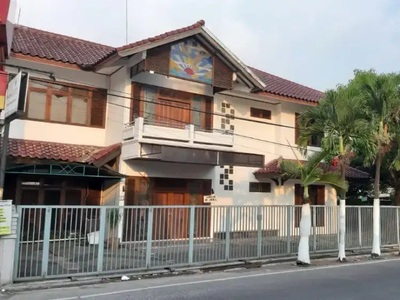 DIJUAL RUMAH MEWAH DAN CANTIK PLUS TEMPAT USAHA DI SAYAP BKR BANDUNG