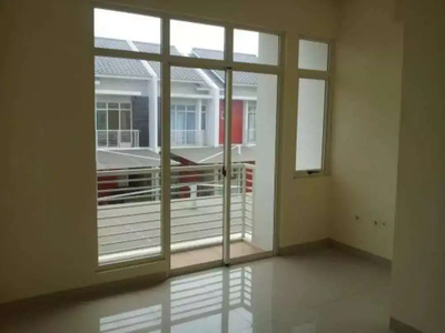 Dijual rumah mewah green lake city,banyak free,lok strategis