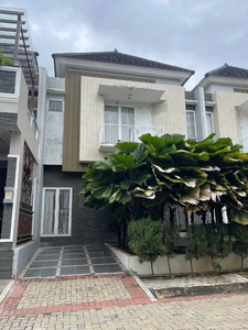 Dijual rumah Sultan harga murah di cluster Springville Bekasi Timur