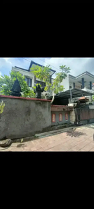 Disewakan rumah 4 kamar tidur di jalan Sekar Tunjung Gatsu timur