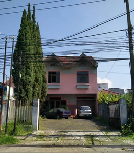 Jual cepat rumah di pinggir jalan raya Lembang