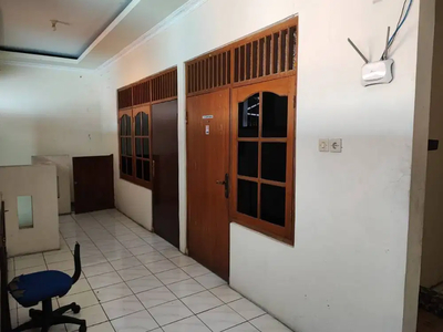 KOST EXECUTIVE jln Utama Ciputat