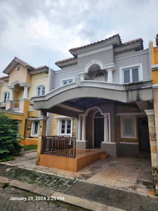 RAFFLES HILLS CIBUBUR Rumah Rapih Disewakan