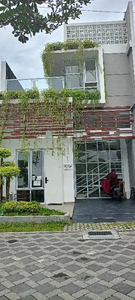 Rumah 2 Lantai dalam perumahan selangkah ke kantor balaikota Jogja!
