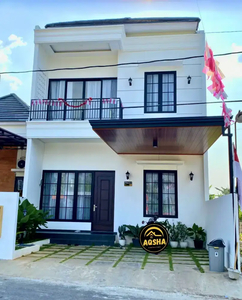 Rumah 2 Lantai Strategis di Kedung mundu Semarang