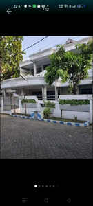 Rumah 2 lantai, terawat.dan siap huni