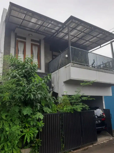 Rumah 2 tingkat SHM lokasi dlm Kota