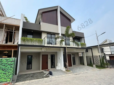 Rumah 3 Lantai Attic dan Outdoor Rooftop di Kota Bintaro