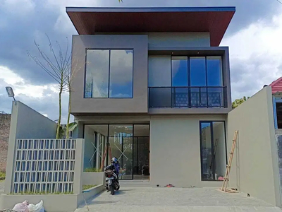 Rumah Baru Mewah Modern 2 Lantai Furnish Seputar Jogja Bay Maguwo