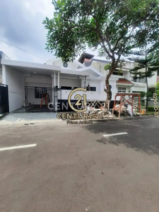 Rumah Cantik Semi Furnished Selesai Renovasi Di Bintaro Sektor 9