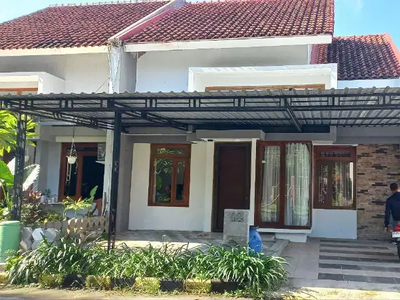 rumah SEWA semi furnished cluster dekat IHS di Gajahan Colomadu