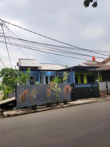 Rumah Siap Huni menghadap jalan raya pondok benda pamulang tangsel